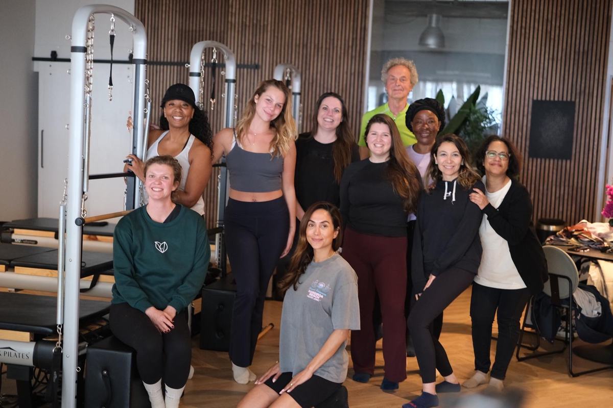 Members and teachers together in the Vitalité Ferrier studio on IJburg